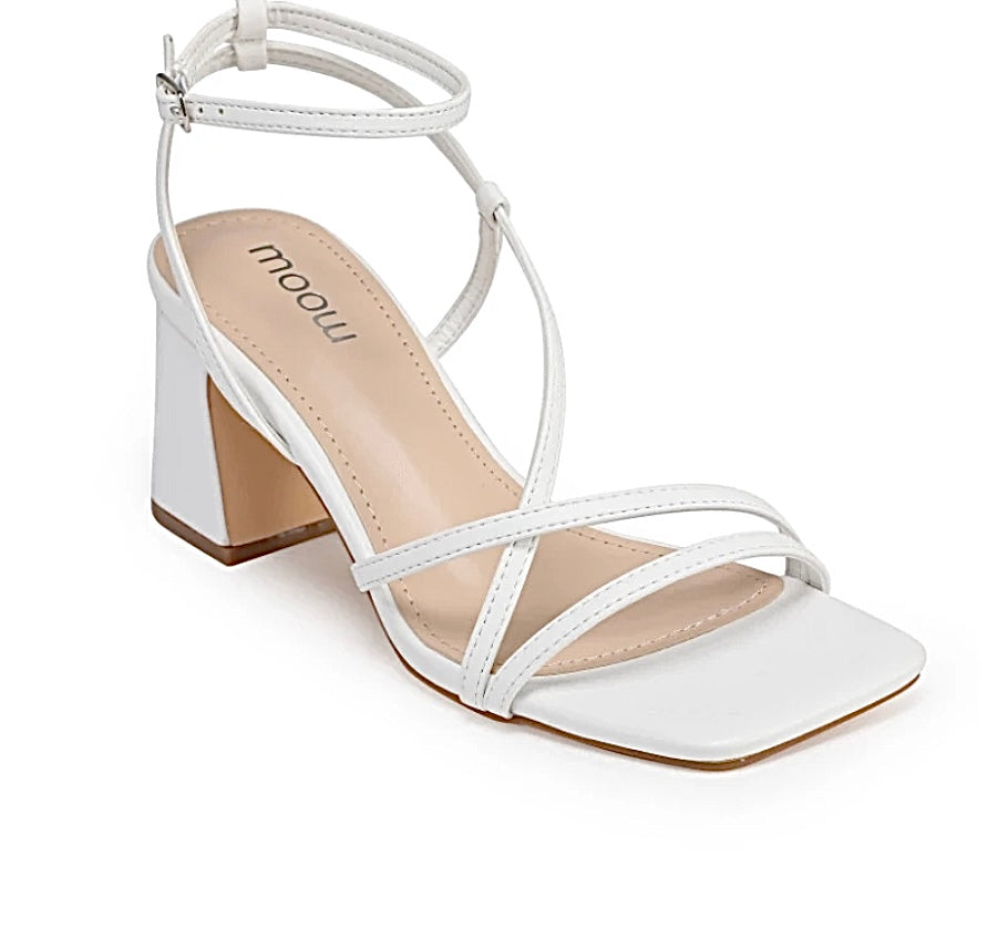 SANDALES avec des brides