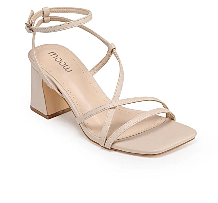 SANDALES avec des brides