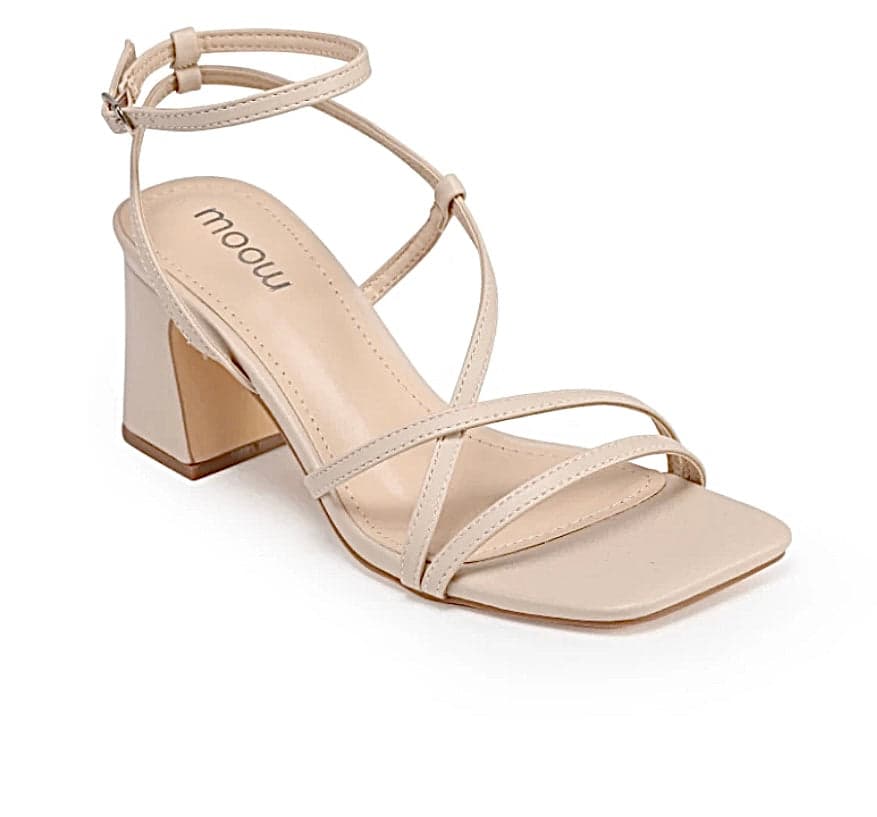 SANDALES avec des brides - miniature 2