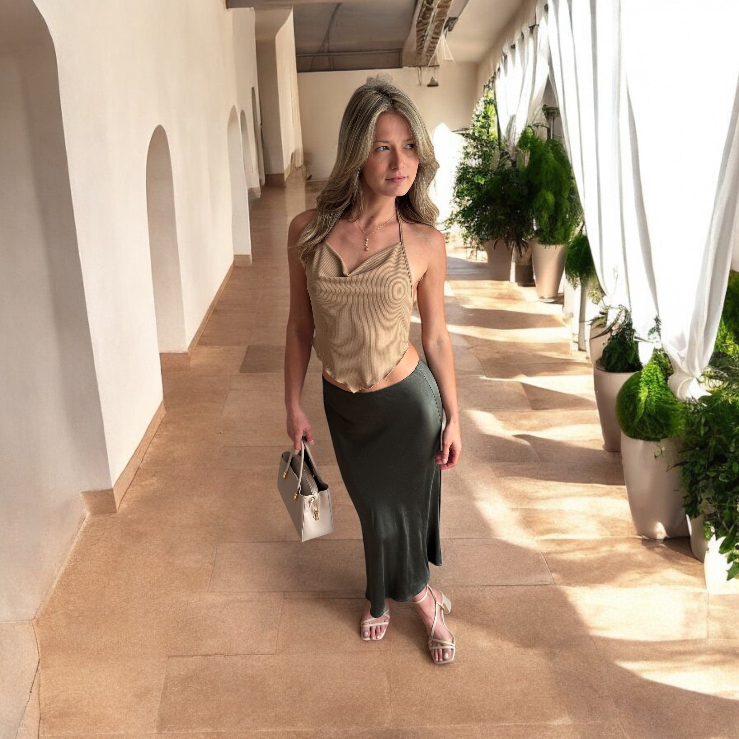 Les accords de la jupe kaki - miniature 3